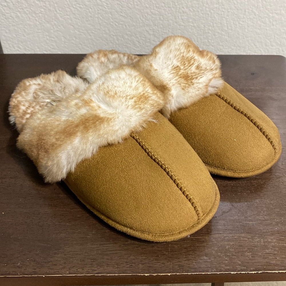 Women’s House Slippers - Size 10